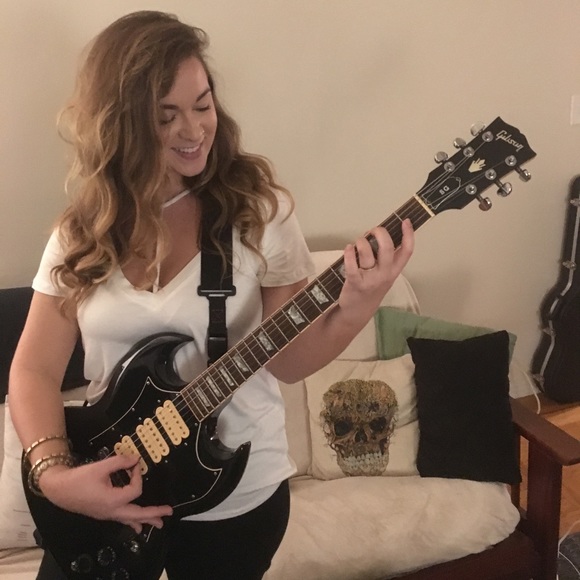 Meet Your Posher! - Picture 2 of 4